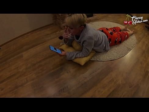 ❤️ Traks Blondīne sūc milzīgu locekli sūc un lēkā uz tā - anālais sekss ❤ Porno pie lv.pornpics-de.ru